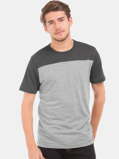 

Aeropostale Men Grey Colourblocked Round Neck T-shirt
