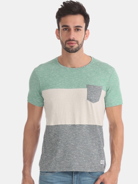 

Flying Machine Men Green Colourblocked Round Neck T-shirt