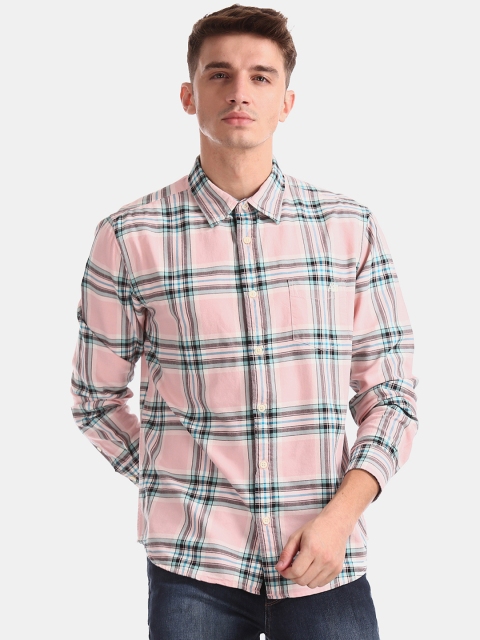 

Aeropostale Men Peach & Black Regular Fit Checked Casual Shirt