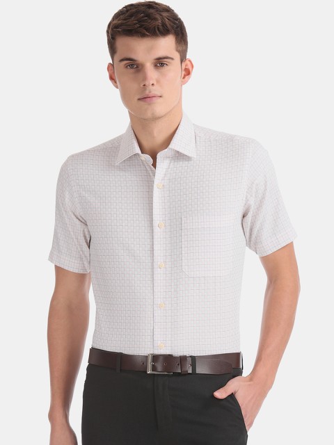 

Arrow Men White & Peach-Coloured Regular Fit Checked Smart Casual Shirt