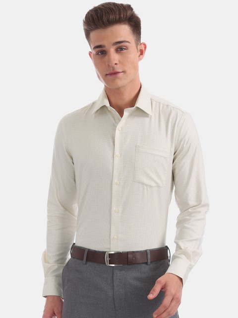 

Arrow Men Off-White & Cream-Coloured Slim Fit Checked Formal Shirt