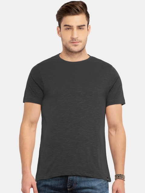 

Ruggers Men Grey Solid Round Neck T-shirt