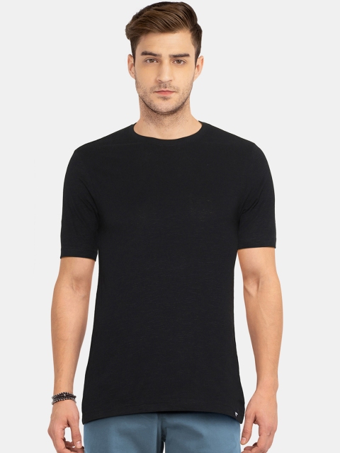 

Ruggers Men Black Solid Round Neck T-shirt