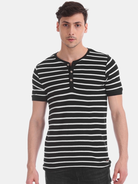 

Cherokee Men Black & White Striped Mandarin Collar T-shirt
