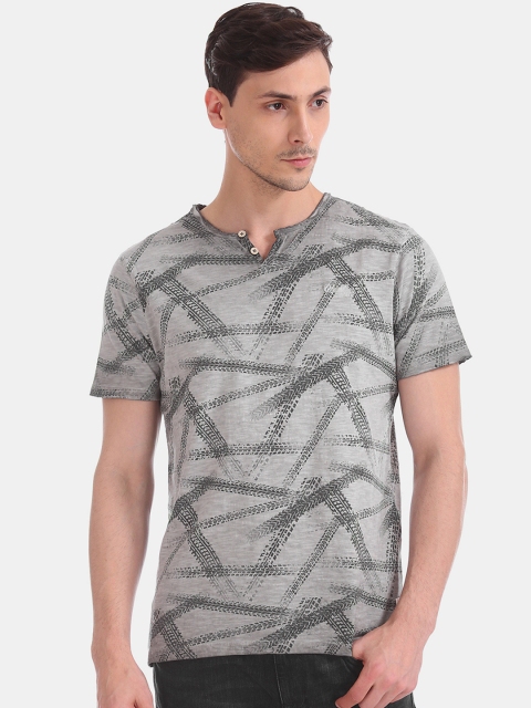 

Cherokee Men Grey Printed Henley Neck T-shirt