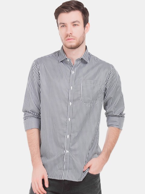 

Excalibur Men Black & White Regular Fit Checked Casual Shirt