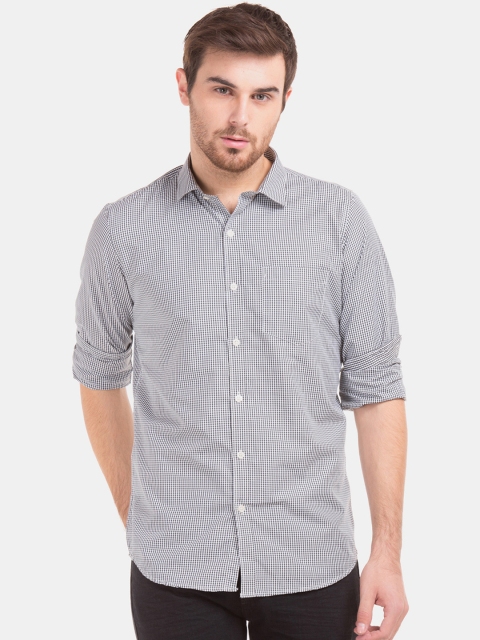 

Excalibur Men Black & White Slim Fit Checked Casual Shirt
