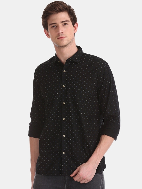 

Ruggers Men Black Regular Fit Printed Casual Shirt
