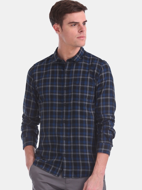 

Ruggers Men Black & Navy Blue Regular Fit Checked Casual Shirt