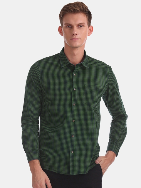 

Ruggers Men Green & Navy Blue Regular Fit Checked Casual Shirt