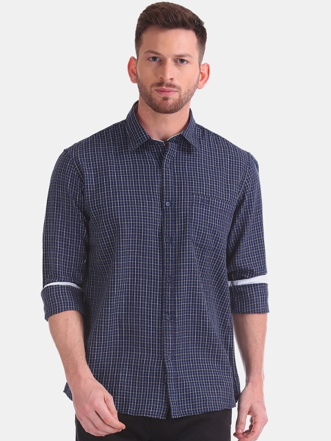 

Ruggers Men Blue & White Regular Fit Checked Casual Shirt