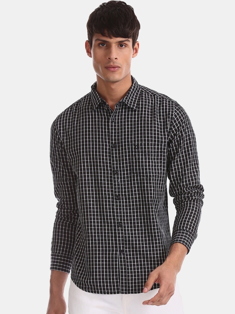 

Ruggers Men Black & White Regular Fit Checked Casual Shirt