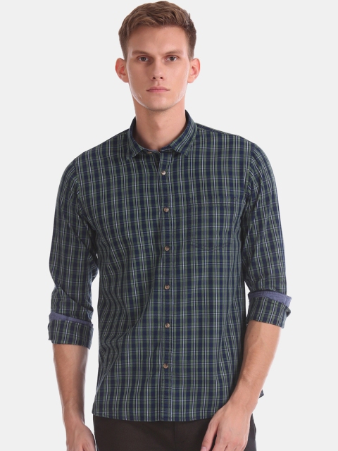 

Ruggers Men Green & Navy Blue Regular Fit Checked Casual Shirt