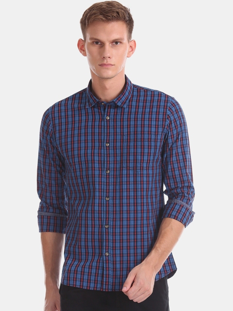 

Ruggers Men Blue & Pink Regular Fit Checked Casual Shirt