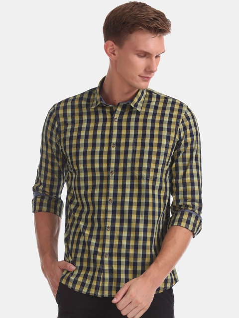 

Ruggers Men Yellow & Navy Blue Regular Fit Checked Casual Shirt