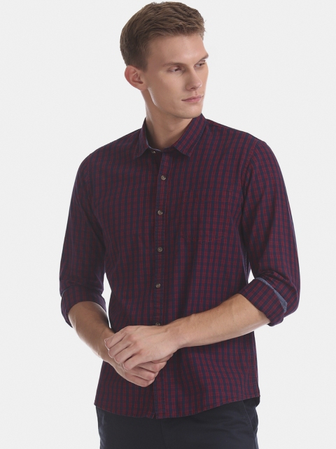 

Ruggers Men Red & Navy Blue Regular Fit Checked Casual Shirt