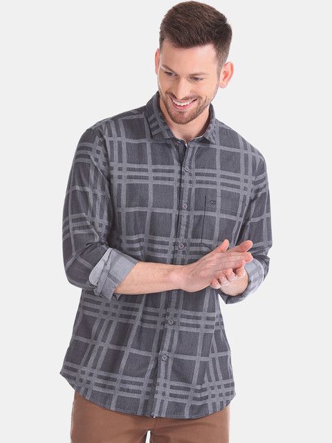

Ruggers Men Grey Regular Fit Checked Casual Shirt