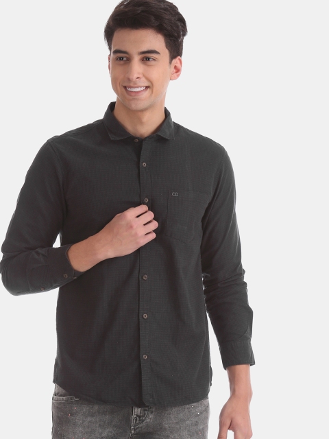 

Ruggers Men Black Checked Casual Shirt