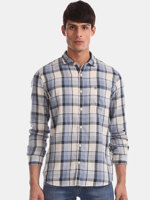 

Ruggers Men Blue & Off-White Regular Fit Mitered Cuff Checked Casual Shirt