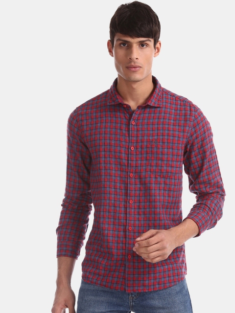 

Ruggers Men Red & Blue Regular Fit Checked Cutaway Collar Casual Shirt