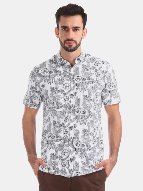 

Colt Men White & Black Regular Fit Printed Casual Shirt