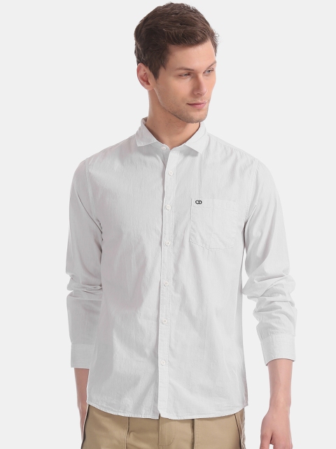 

Ruggers Men White Regular Fit Solid Casual Shirt