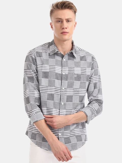 

Ruggers Men Grey & White Regular Fit Printed Casual Shirt