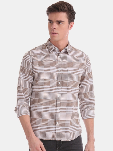 

Ruggers Men Brown & White Regular Fit Printed Casual Shirt