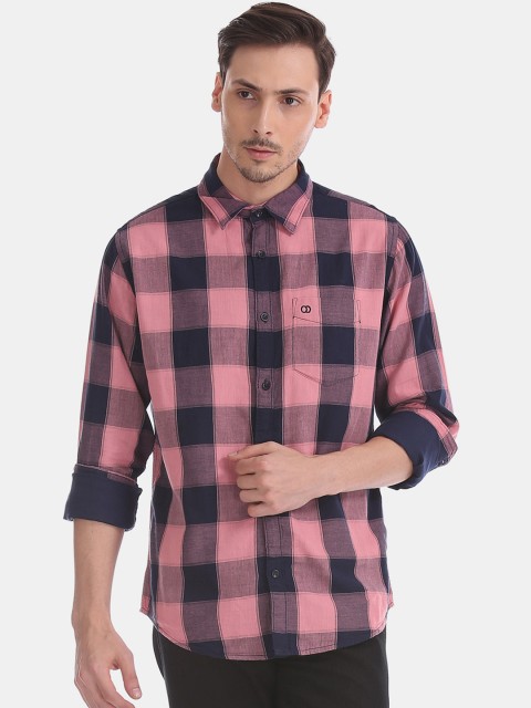 

Ruggers Men Pink & Black Slim Fit Checked Casual Shirt