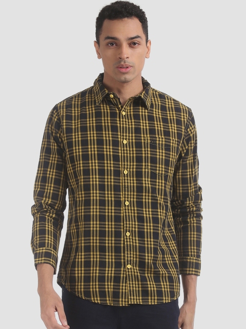 

Ruggers Men Black & Yellow Checked Casual Shirt