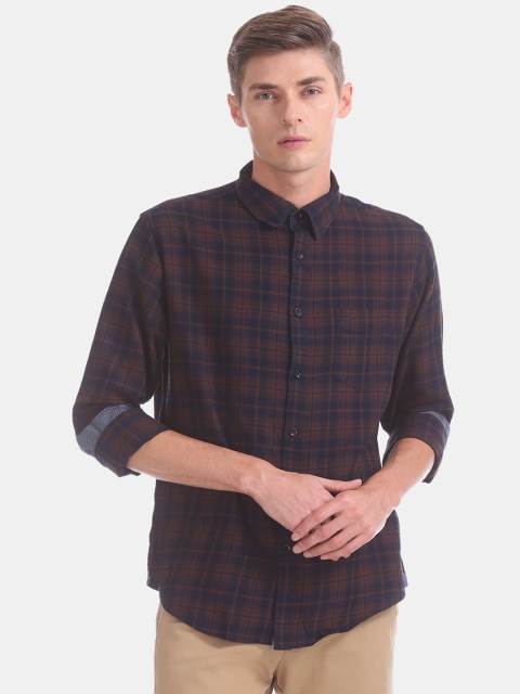 

Ruggers Men Maroon & Navy Blue Slim Fit Checked Casual Shirt