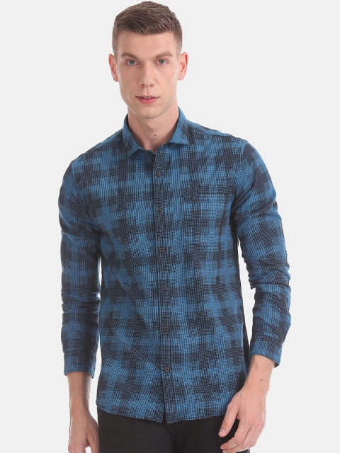 

Ruggers Men Blue & Black Checked Casual Shirt