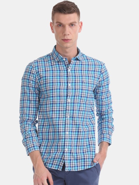 

Ruggers Men Blue & White Regular Fit Checked Casual Shirt