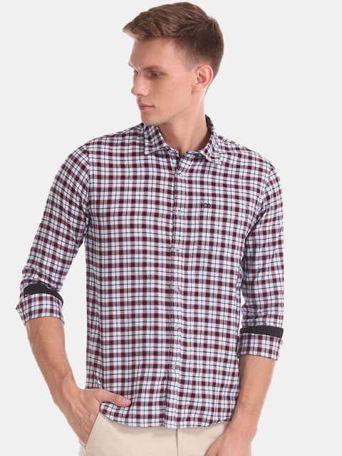 

Ruggers Men White & Red Regular Fit Checked Casual Shirt