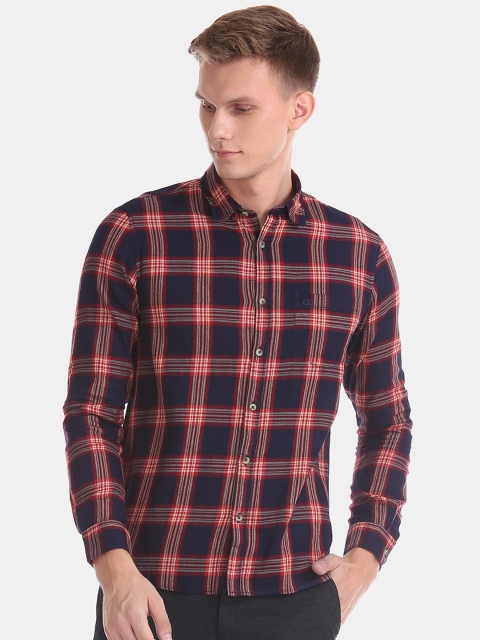

Ruggers Men Red & Navy Blue Regular Fit Checked Casual Shirt
