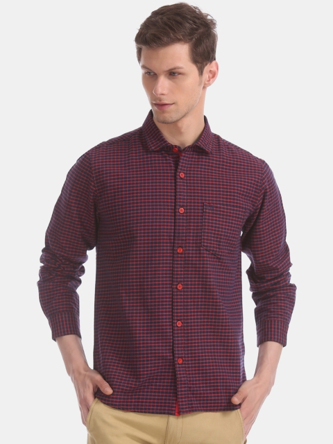 

Ruggers Men Red & Navy Blue Regular Fit Checked Casual Shirt