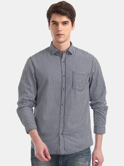 

Ruggers Men Blue & White Regular Fit Checked Casual Shirt
