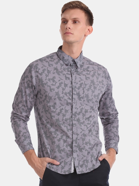 

Ruggers Men Grey Regular Fit Camouflage Printed Casual Shirt