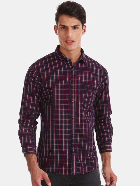 

Ruggers Men Navy Blue & Red Regular Fit Checked Casual Shirt