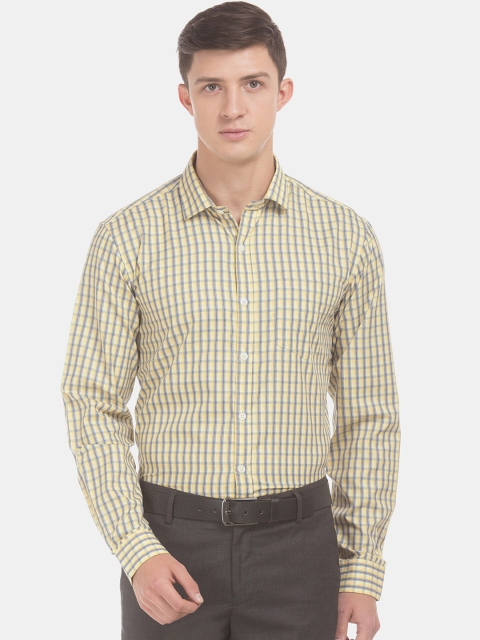 

Excalibur Men Yellow Regular Fit Checked Formal Shirt