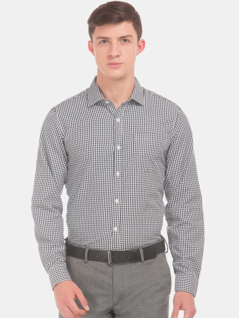 

Excalibur Men White & Black Slim Fit Checked Formal Shirt