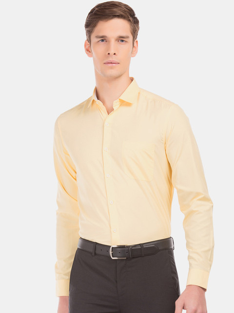 

Excalibur Men Yellow Regular Fit Solid Formal Shirt