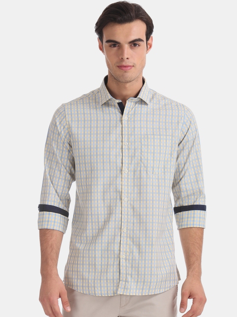 

Excalibur Men Yellow & Blue Regular Fit Checked Casual Shirt