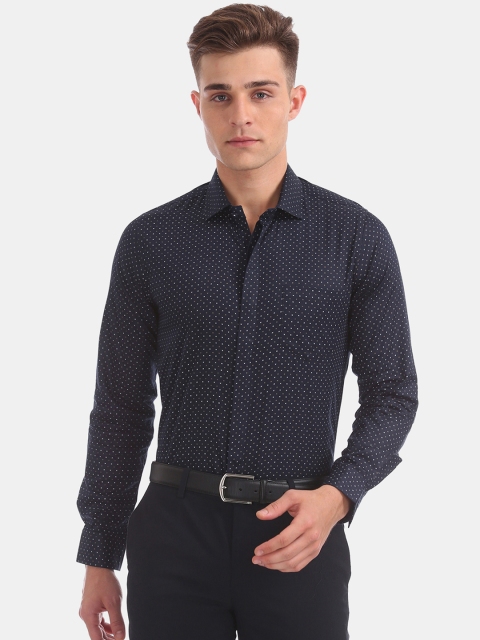 

Excalibur Men Navy Blue Skinny Fit Printed Smart Casual Shirt