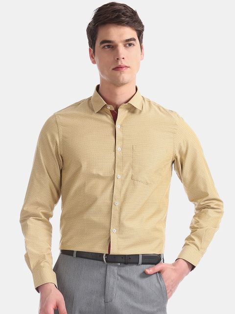

Excalibur Men Beige Slim Fit Printed Formal Shirt