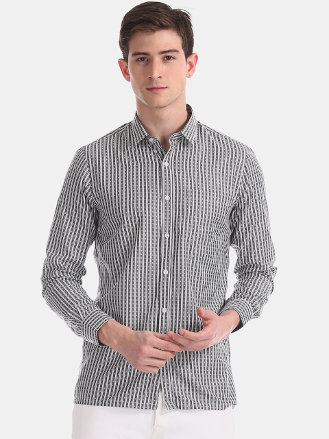 

Excalibur Men Grey & White Regular Fit Striped Casual Shirt