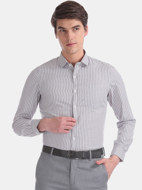 

Excalibur Men Grey Regular Fit Striped Formal Shirt