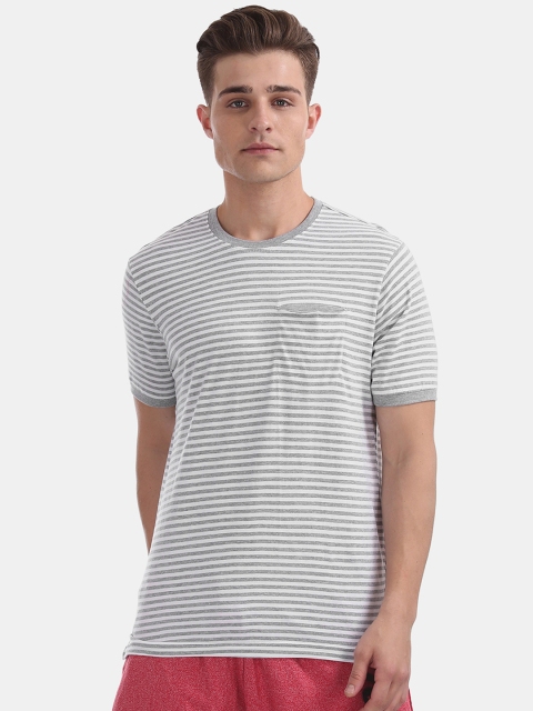 

Cherokee Men Grey & White Striped Round Neck T-shirt