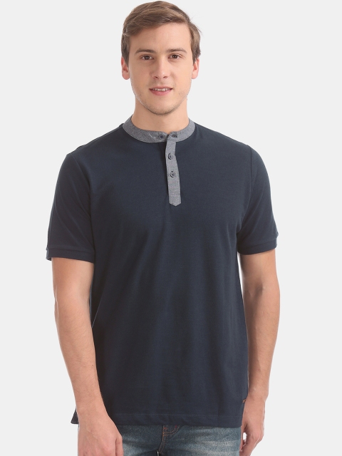 

Cherokee Men Navy Blue Solid Henley Neck T-shirt