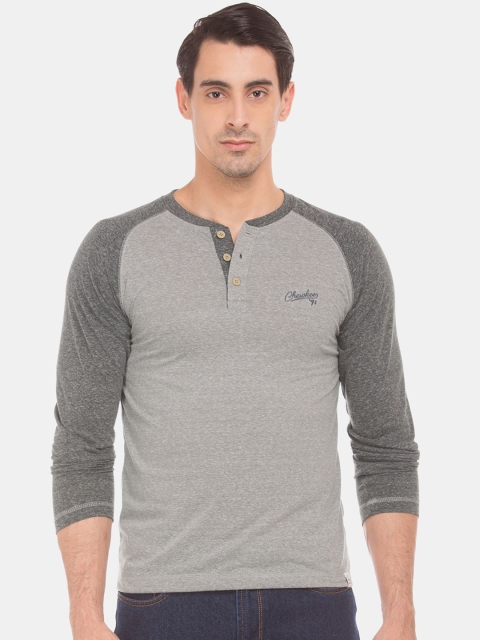 

Cherokee Men Grey Solid Henley Neck T-shirt